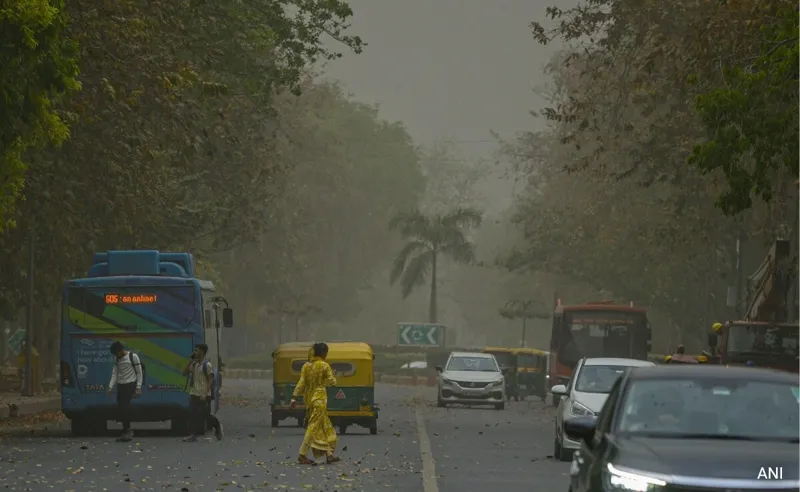Delhi NCR: Baarish Se Mausam Hua Mast, Pollution Hua Past!