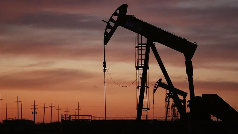 Oil prices girne wale hain? OPEC+ ka naya faisla!