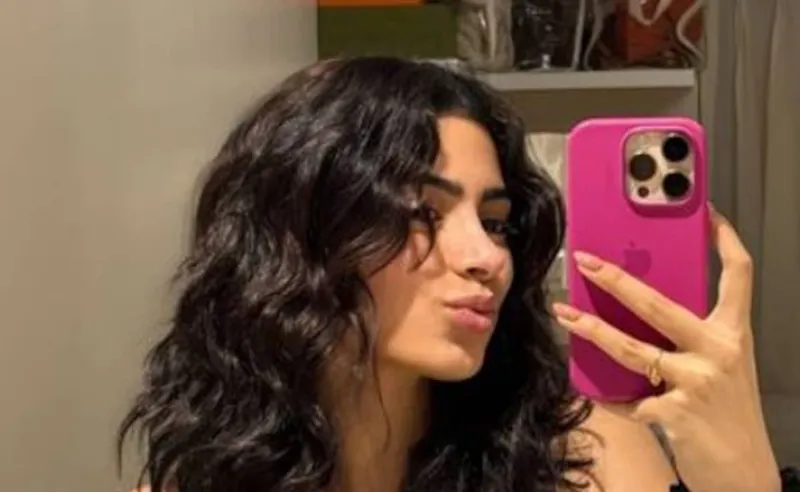 Khushi Kapoor’s Cozy Pics & Janhvi’s Sweet Message