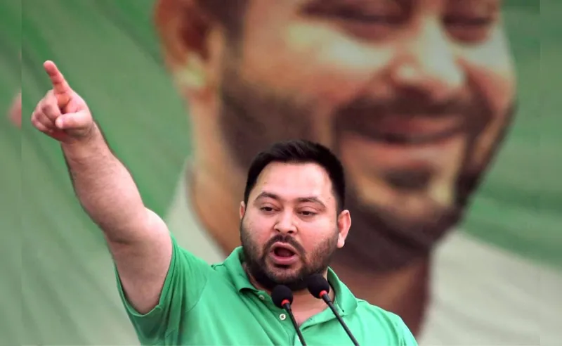 Bihar Chunav 2025: Tejashwi ka Yuvaon Se Big Vaada!