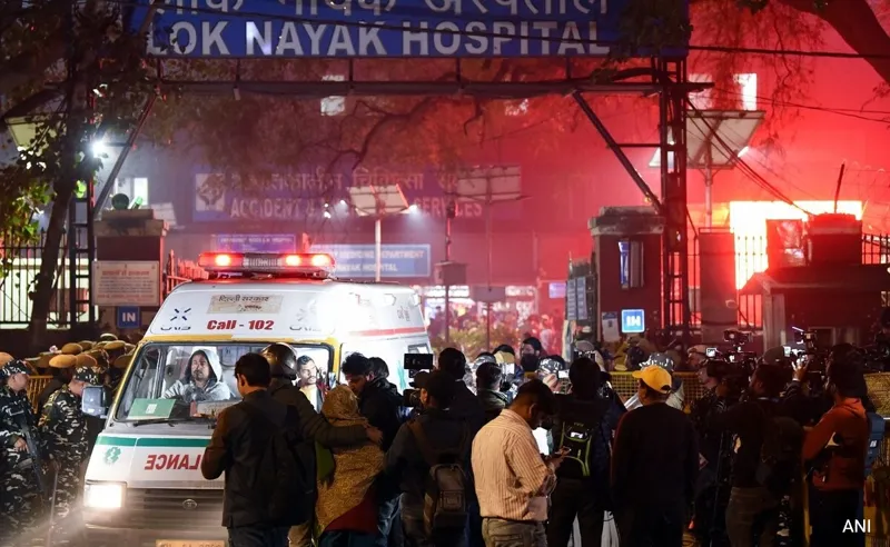 Ambulance late, Delhi pareshan!