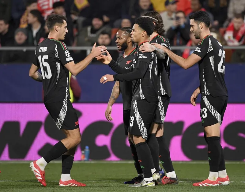 Arsenal Wins Big, Advances to Champions League Last 16!