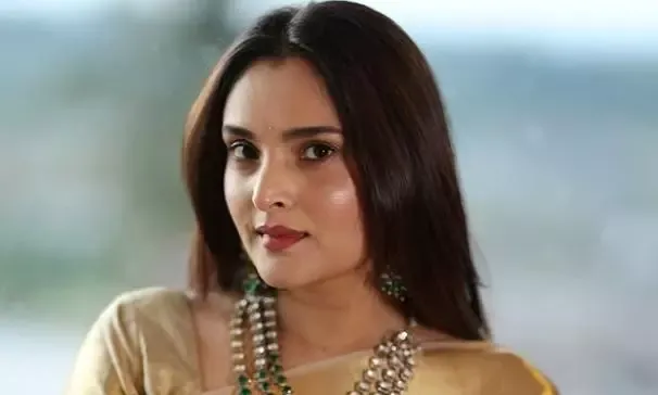 Actor Ramya Ko Mili Online Gandagi: Fans Ne Ki Badtameezi?