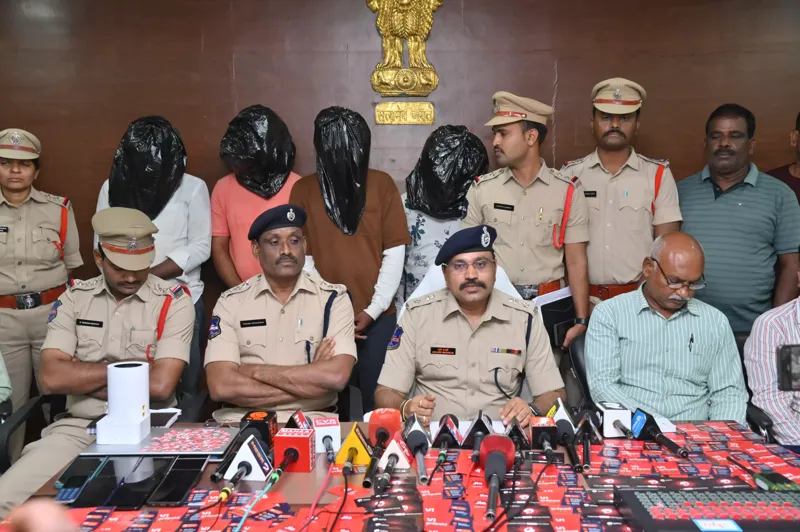 Telangana: Cyber Fraud Ka Bada Pardafaash, 4 Giraftar!