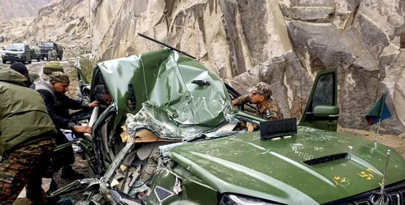 Ladakh: Patthar Gira, 2 Army Jawan Shaheed! 💔