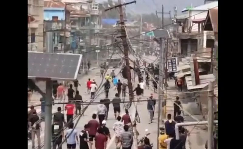 Manipur mein halla bol, curfew lagaya gaya