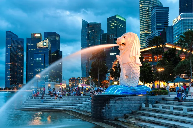 4000 Jobs Cut! DBS Bank, AI ka Impact, Breaking Business News!