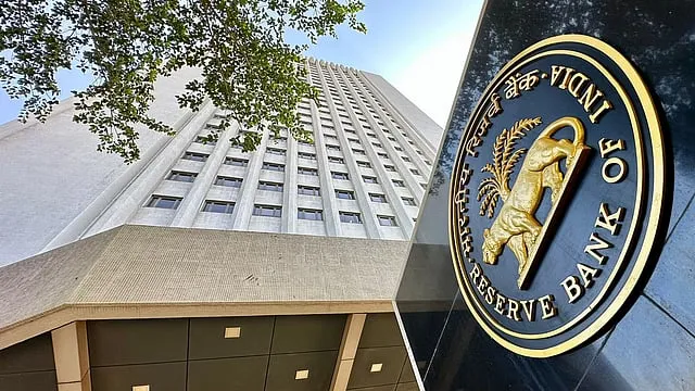 RBI Data: Private Banks Nikle Aage, Public Sector Banks Pichhe!