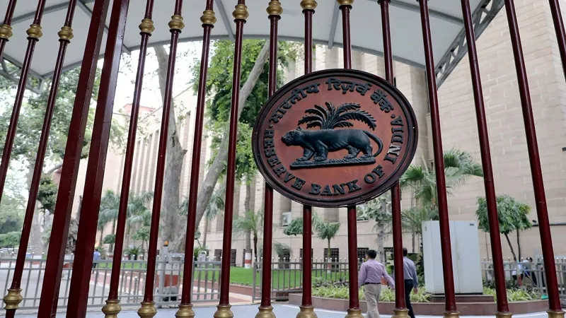 RBI ka vaar, JM Financial aur Experian pe jurmana!