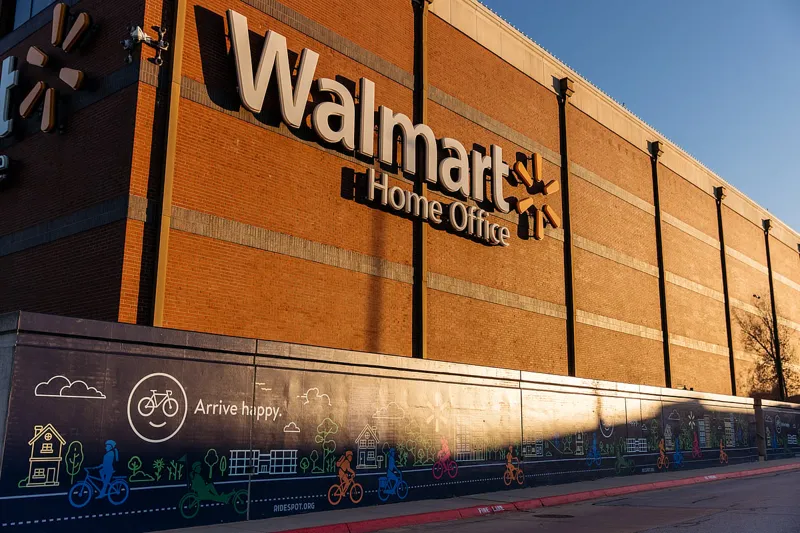 Walmart: Naukriyan gayi!  Bada business decision!