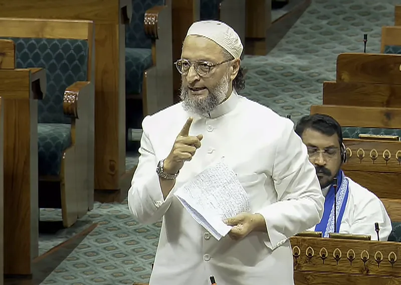 India-Pak Match: Cricket Khelen ya Nahi, MP’s ne Uthaye Sawaal!