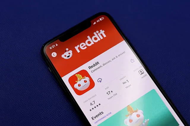 Reddit ne AI Company Anthropic par kiya Case! Kya hai wajah?