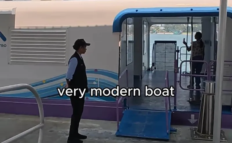 Vlogger ne Kochi Water Metro ride pe kya dekha?