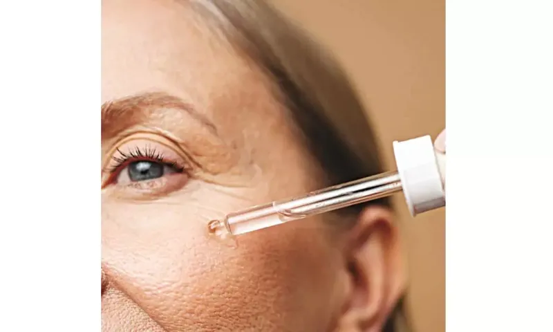 Flawless Skin ka Chakkar: Social Media Se Bacho!