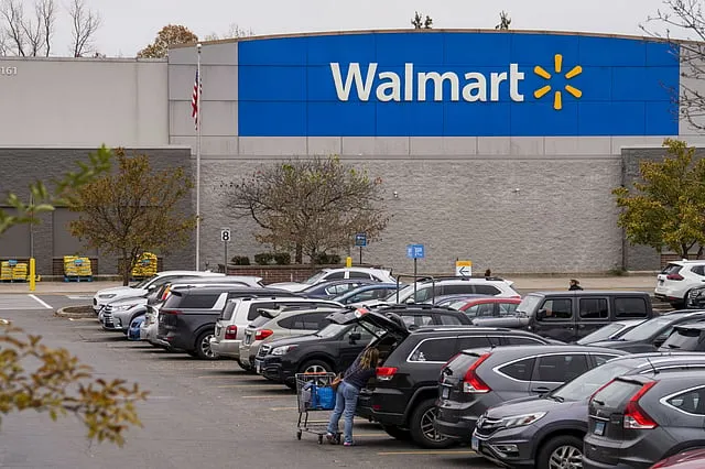 Walmart Mein Layoff: Migrants Par Supreme Court Ka Asar!