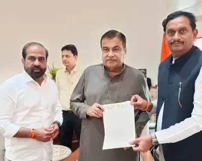 Vijayawada Roads ka Kya Hoga? MP Chinni ne Gadkari se Maangi Help!