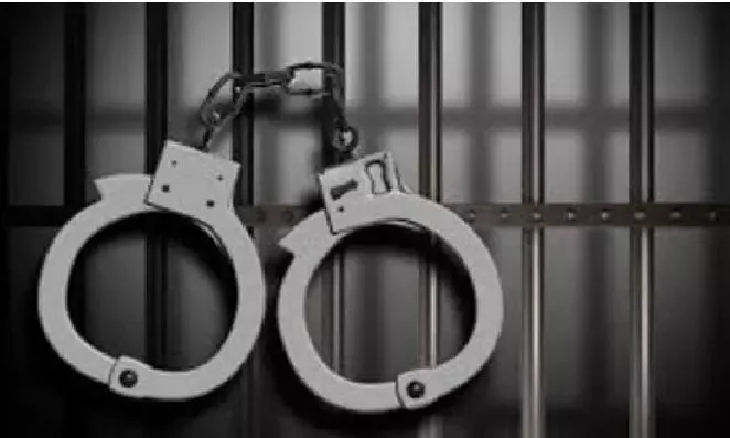 Breakup ka Badla: Ex ki Photos Online, Aadmi Arrest!