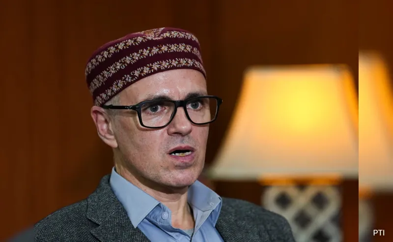Omar-Payal: Supreme Court ne di salah, ‘baith kar baat karo!’
