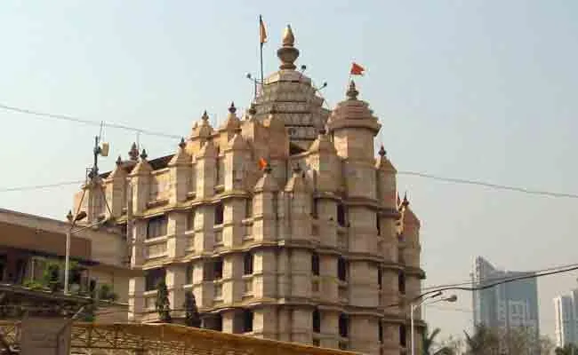 Mumbai Temple’s New Dress Code: Short Skirts Banned