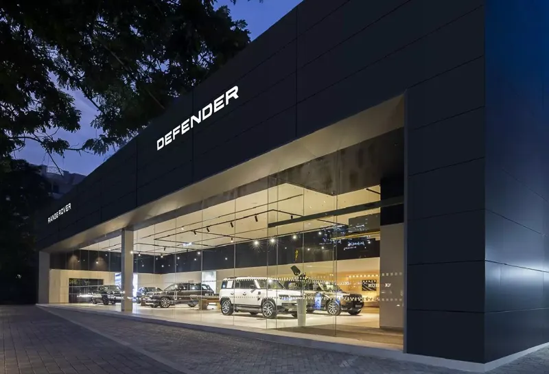 Hyderabad Mein Naya Range Rover Aur Defender Showroom!