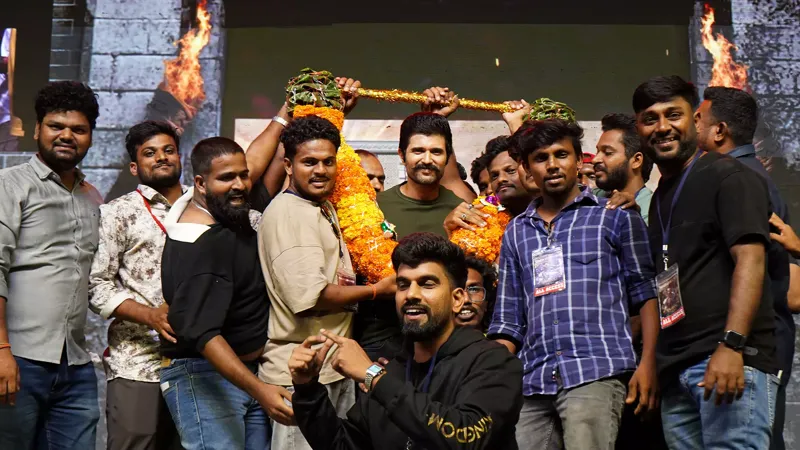 Vijay ki ‘Kingdom’ mein Karan Johar ka saath? Kya hogi Pan-India Hit?