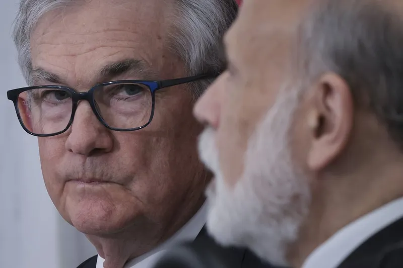 Breaking News! America ki Economy: Fed Confused?