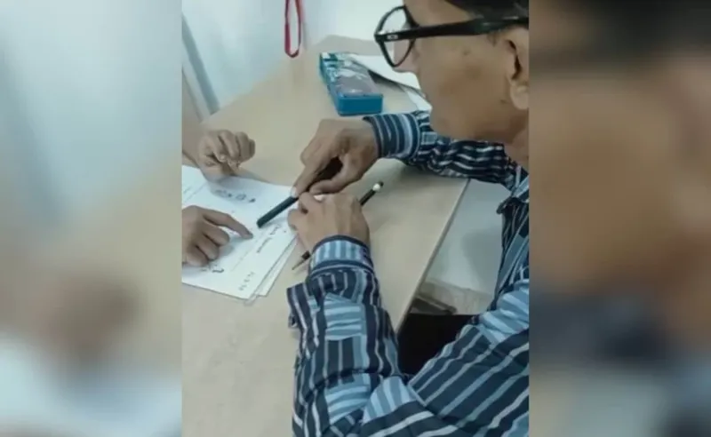 Noida School Mein Teacher ka Gussa: Special Bachche ko Mara!