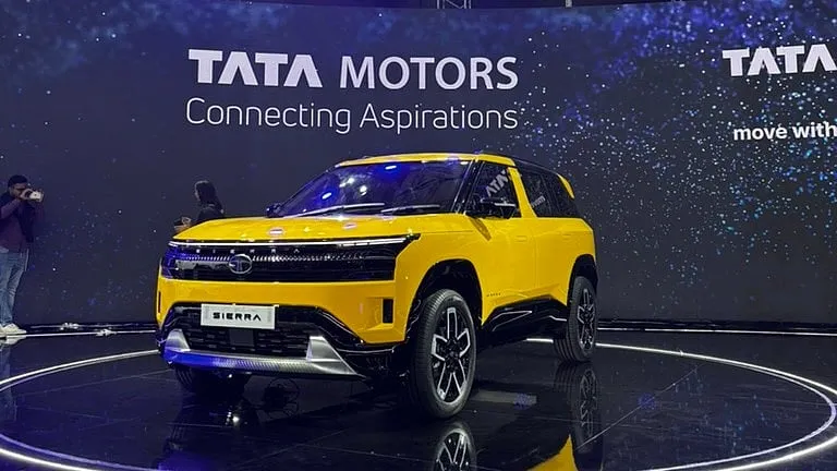 Auto Sales Feb 2025: Kaun Aage, Kaun Peeche?