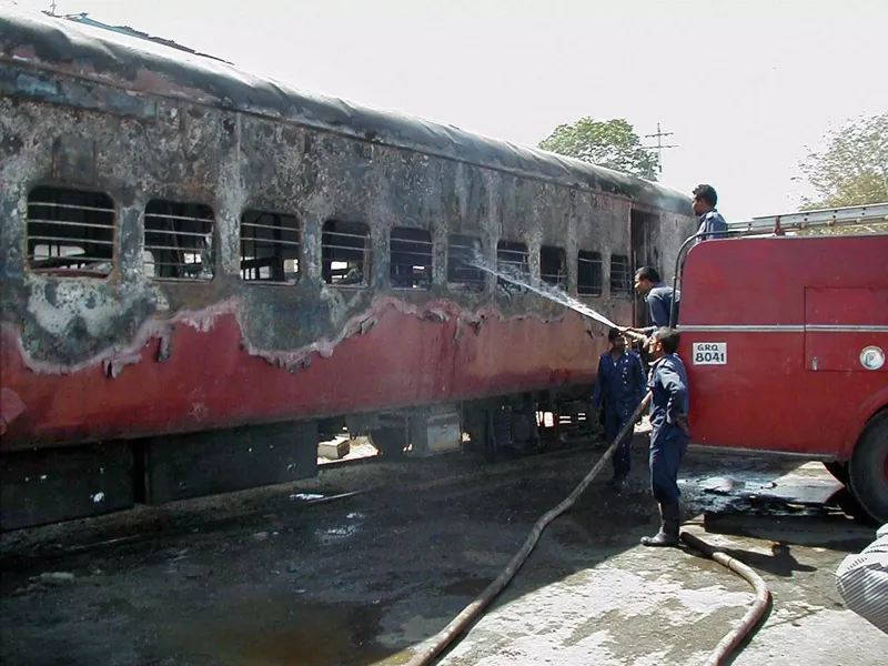 Godhra Riots Case: HC ne 3 doshiyon ko kiya bari! Latest news