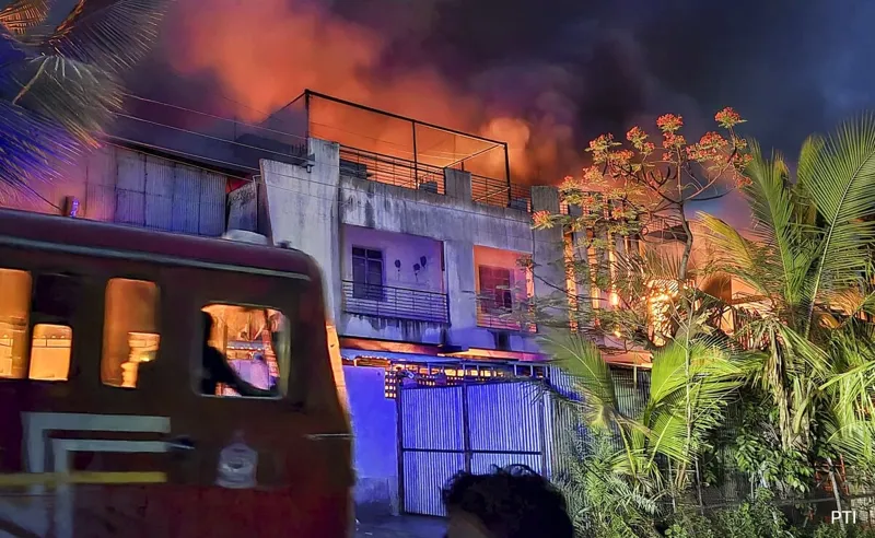 Solapur Factory Aag: 8 Logon Ki Maut!