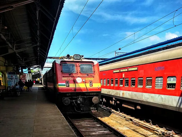 Breaking: Tatkal Ticket Bookings ke Rules Badle! Aadhaar Zaroori!