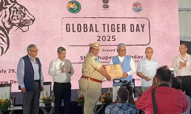 Tiger Day: Hyderabad mein Jashan, Eco-Friendly Tips, aur Airport ki Nai Pehchaan!