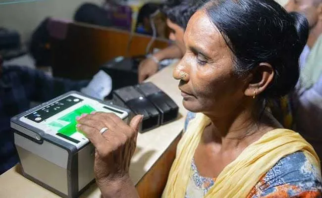 Aadhaar-Voter ID Link: Kya hoga ab?