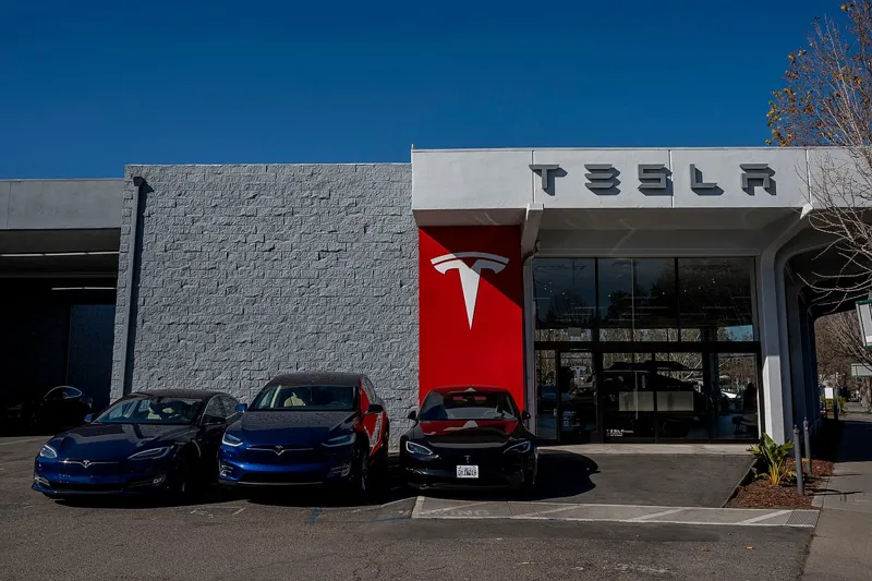 Tesla Eyes Sales Growth, AI Advancements in 2025