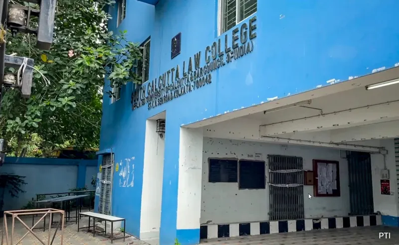 Law College Mein Rape: Students mein Gussa, Police Jaanch Shuru!