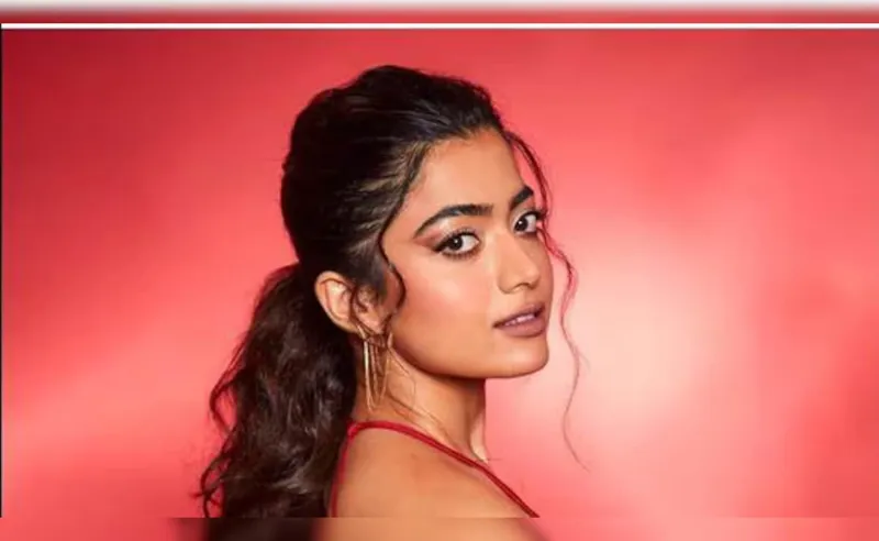 Rashmika’s Rose Bouquet Sparks Vijay Deverakonda Dating Buzz