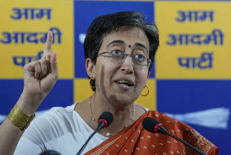 Delhi mein School Fees ka Bawal!
