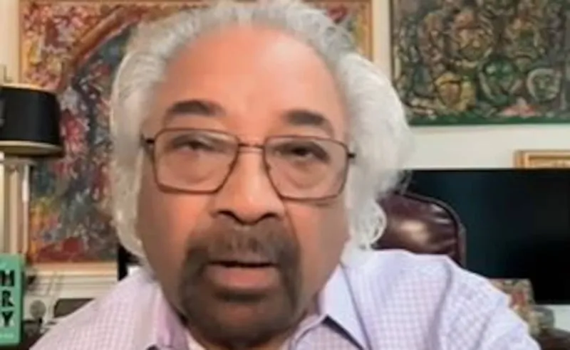 Pitroda pe Zameen Ghotala ka Aarop