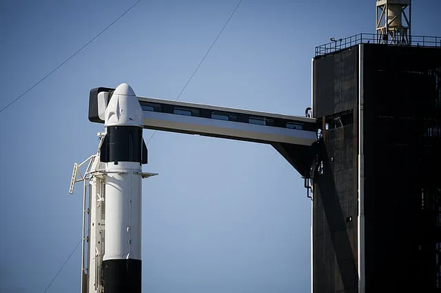 Elon Musk Band Karenge Dragon Spacecraft? NASA ko Tension!