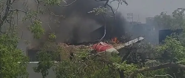 Breaking: Ahmedabad mein Air India Flight Crash! Sabhi Surakshit?