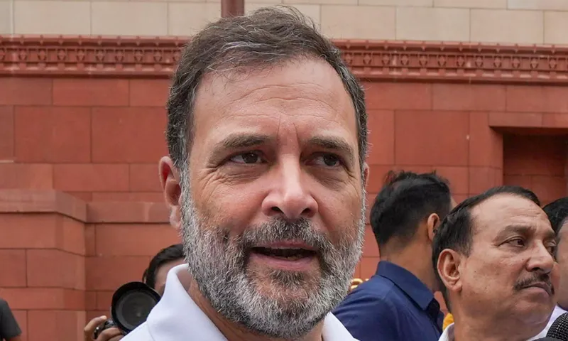 Rahul ka Modi par attack: ‘India ki economy dead!’
