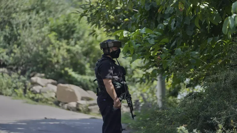 Kulgam Mein Firing: Security Forces Aur Militants Aamne-Saamne!