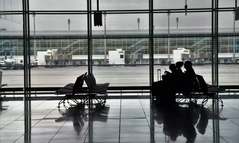 Hyderabad Airport: 40 Cr ka Ganja Zabt!