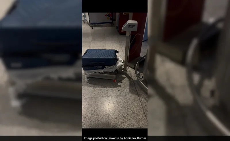Delhi Airport Par Baggage Ka Jhamele! Kya Hua Mr. Kumar Ke Saath?