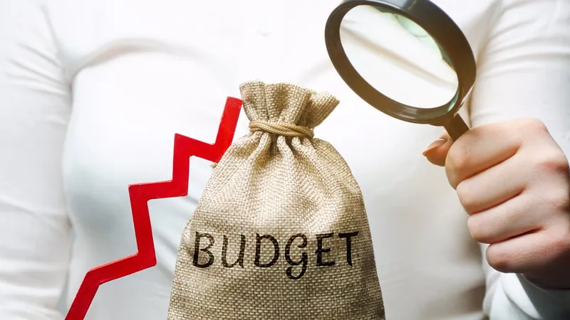 Budget 2025: Mobile Retailers Seek Tax Cuts, Loan Relief