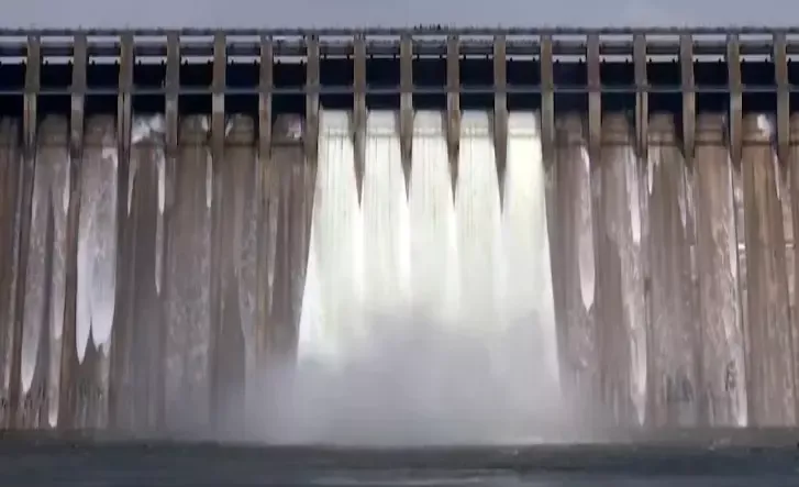 Telangana: Nagarjuna Sagar Dam ke Darwaaze 18 Saal Baad July Mein Khule!